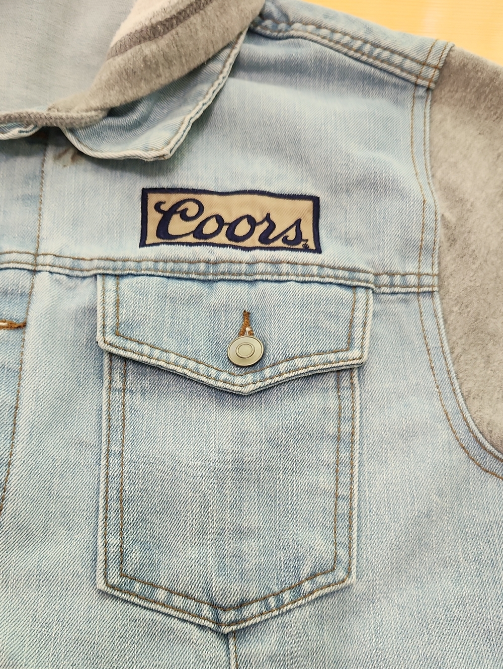 Coors Banquet Hooded Denim Trucker Jacket Light Wash L - Picture 16 of 16